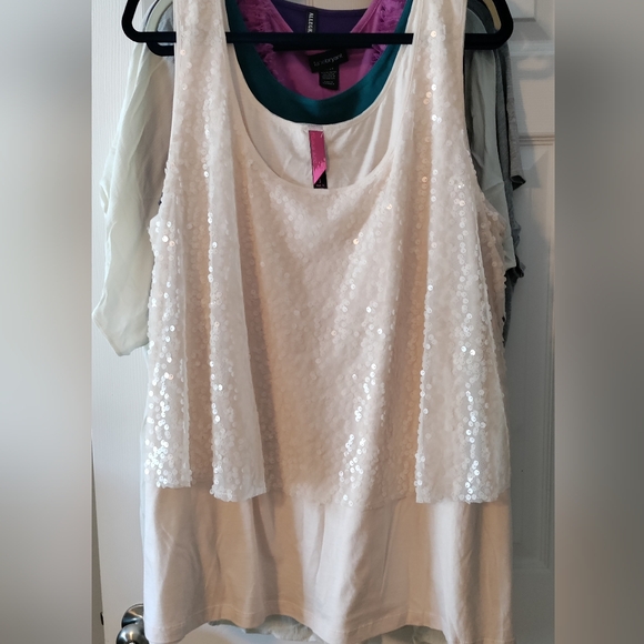 3 Tank Tops - Picture 6 of 13